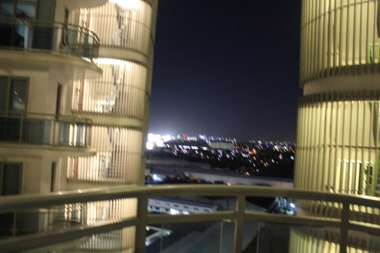 Azure C2 Balcony Wifi Near Mall Airport Multiple Units Paranaque City Dış mekan fotoğraf