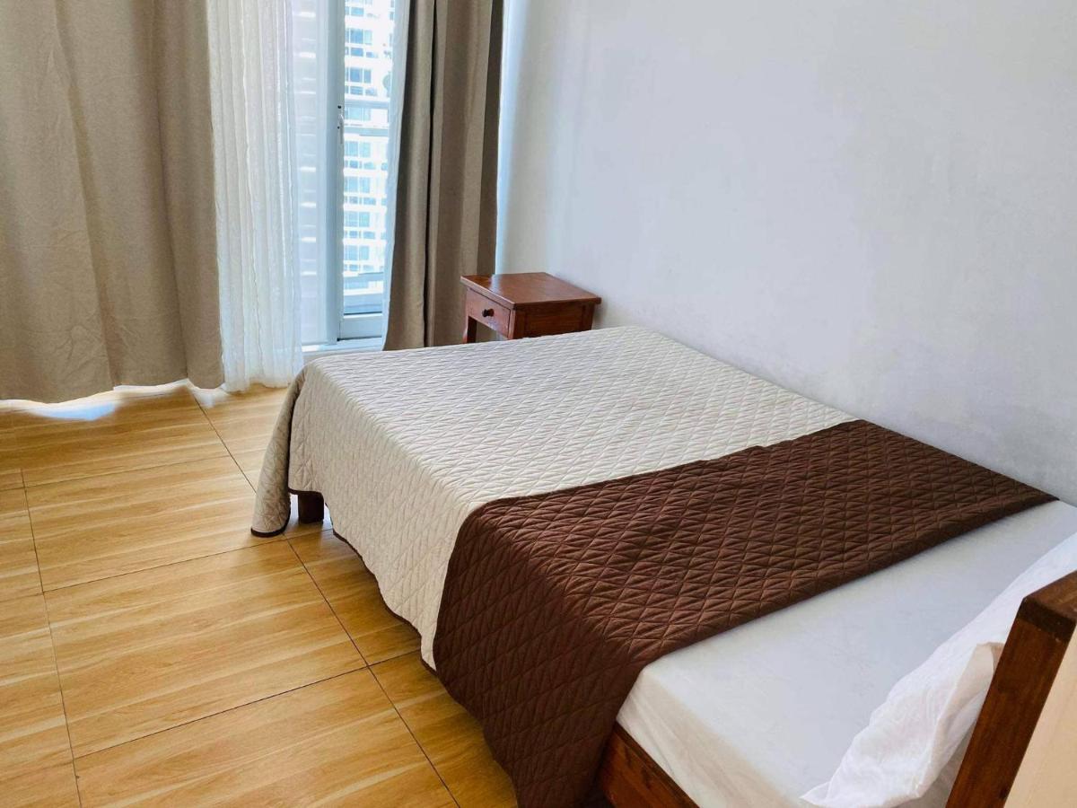 Azure C2 Balcony Wifi Near Mall Airport Multiple Units Paranaque City Dış mekan fotoğraf