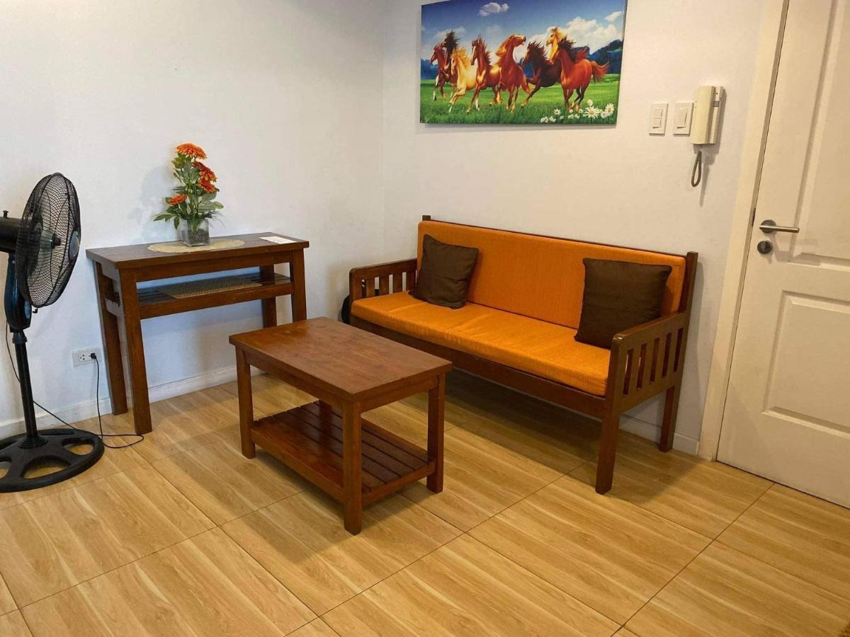 Azure C2 Balcony Wifi Near Mall Airport Multiple Units Paranaque City Dış mekan fotoğraf